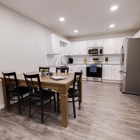 Trailside Townhouse - Close To Downtown & Bike Trails Bentonville Exterior foto
