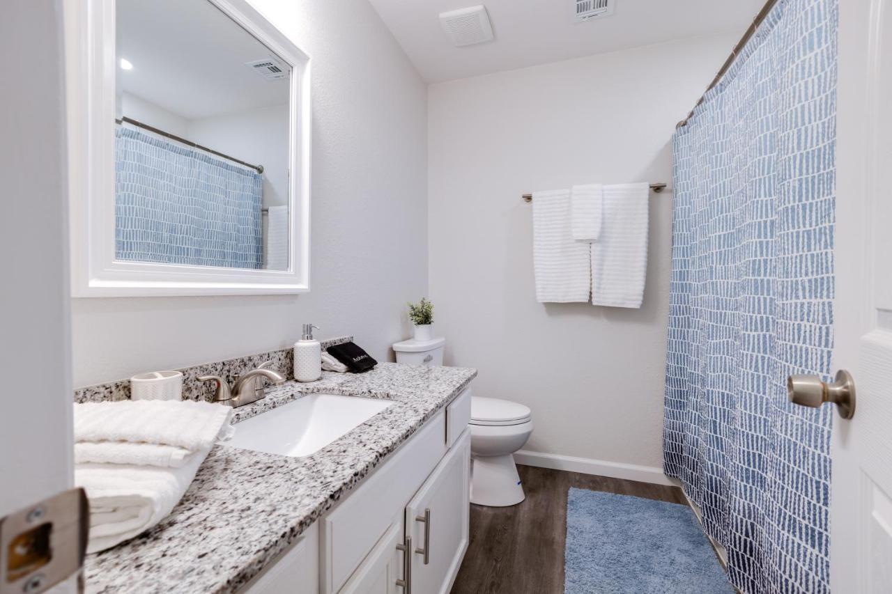 Trailside Townhouse - Close To Downtown & Bike Trails Bentonville Exterior foto